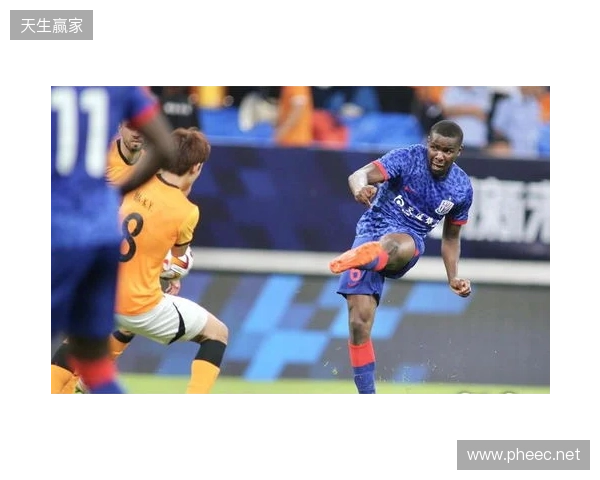 半场-上海申花0-0青岛海牛 拉唐头球造险牟鹏飞精彩三连扑